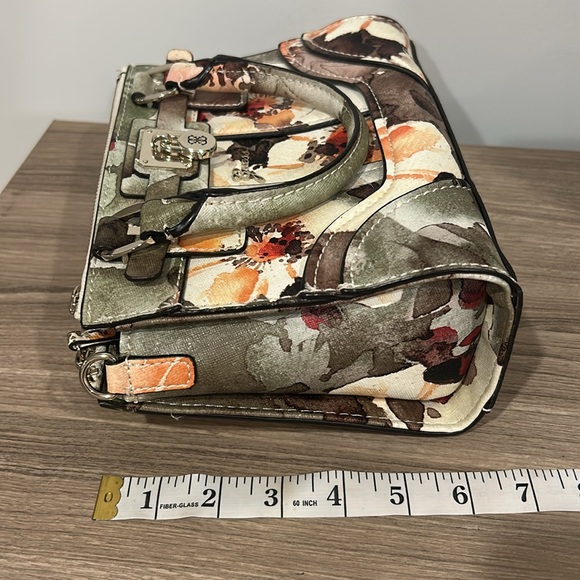 NEW GUESS Floral Multi-Color Mini Crossbody Handbag - Picture 17 of 17